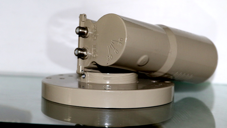 C波段雙輸（shū）出雙極化高（gāo）頻頭