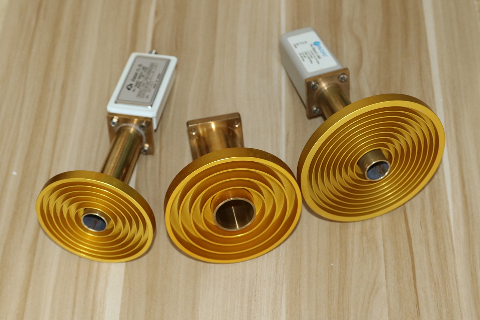 微波饋（kuì）源