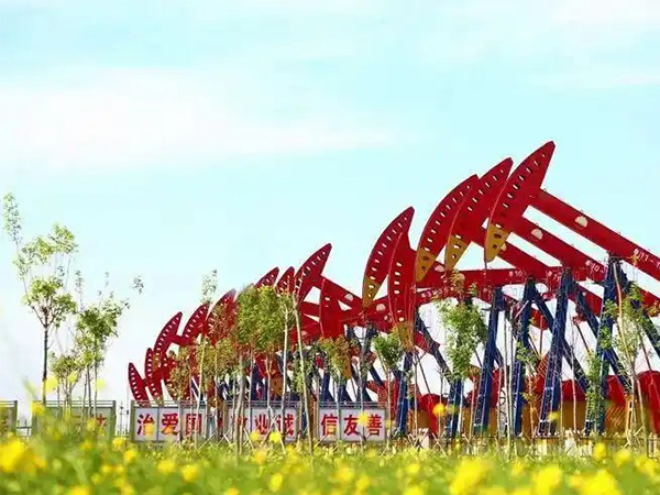 The automatic pipe pusher device of the Downhole Operations Company of Dagang Oilfield reduces burde(圖1) The automatic pipe pusher device of the Downhole Operations Company of Dagang Oilfield reduces burde(圖1)